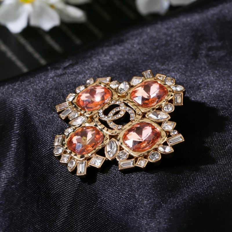Chanel Brooch 04yxs387